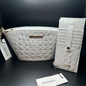 NWT Brahmin Ariana Sea Salt White Melbourne Wristlet and Credit Card Wallet